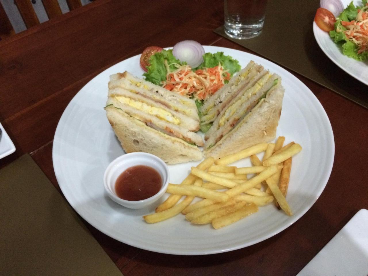 Palle Deltota Club Lespri酒店 外观 照片